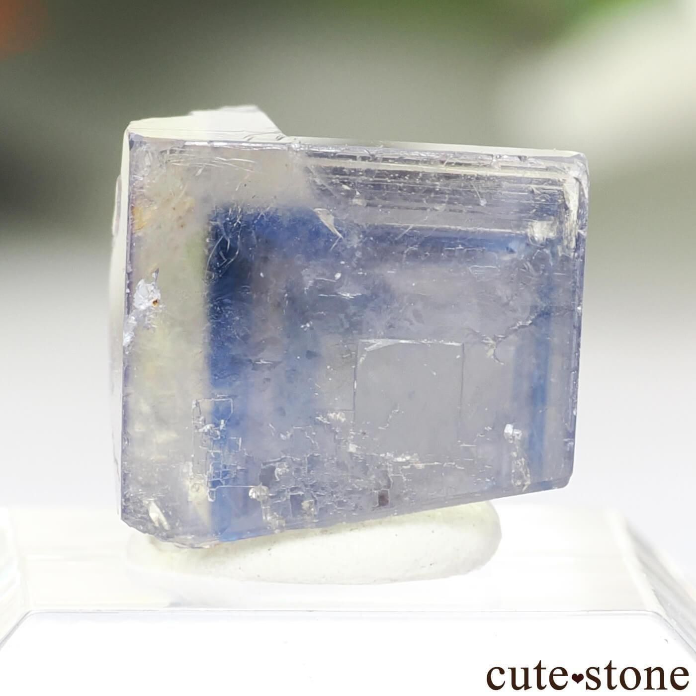 ドイツ Todtnau産（ブラックフォレスト） フローライトの原石 No.10