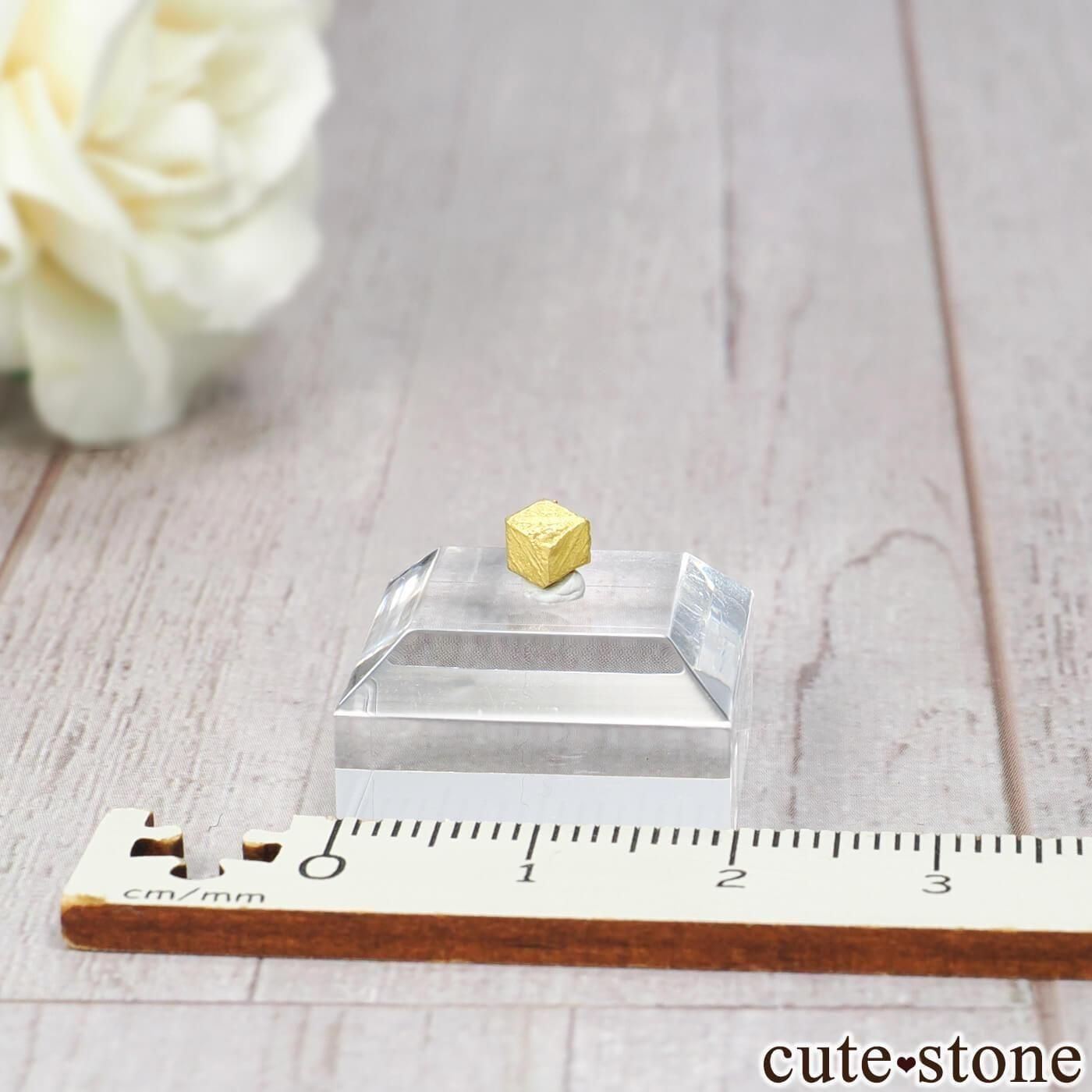 ブラジル Tatu産 ゴールド(自然金)の結晶 No.1の写真3 cute stone