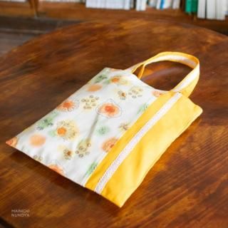 《SALE　1300円割引》爽やか花柄のトートバッグ：橙色の商品画像