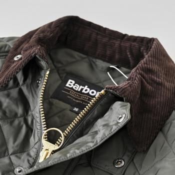 <img class='new_mark_img1' src='https://img.shop-pro.jp/img/new/icons13.gif' style='border:none;display:inline;margin:0px;padding:0px;width:auto;' />Barbour/ Х֥     MQU1796    Quilted Transport JK(UNISEX)