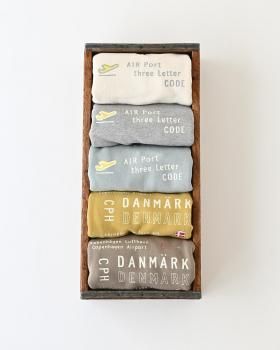 <img class='new_mark_img1' src='https://img.shop-pro.jp/img/new/icons13.gif' style='border:none;display:inline;margin:0px;padding:0px;width:auto;' />Ʋ53C-114.΢"AIR Port three Letter"ȥ졼ʡ (UNISEX)