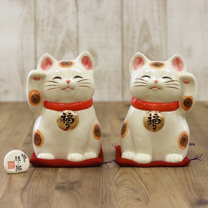 陶器の福々招き猫（大 高さ17cm） - クラフト悠季