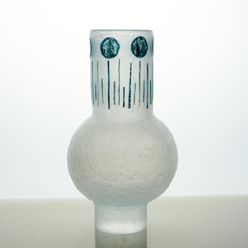 BLUE GLASS FLOWER VASE A