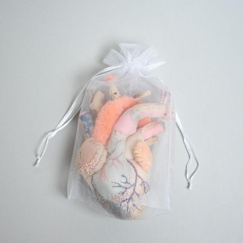 coz. Otake Cozue 心臓のぬいぐるみオブジェ coz.｜心臓のぬいぐるみ｜オンラインショップIBE