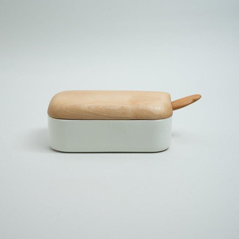  BUTTER CASE & KNIFE