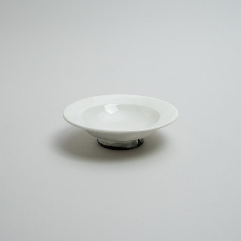  SMALL RIMMED PLATE