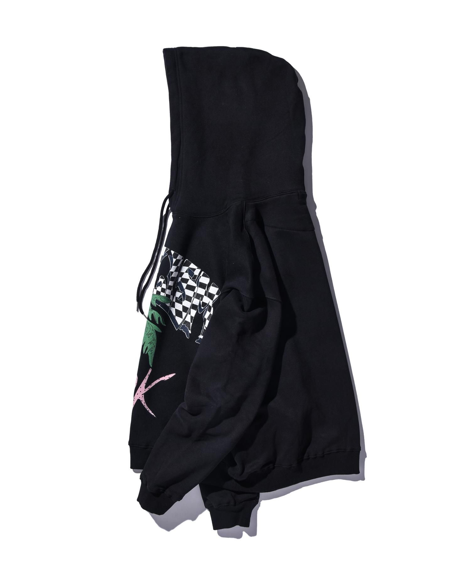 DUALISM/DLSM(デュアリズム) フードパーカー SUCK LOGO HOODIE
