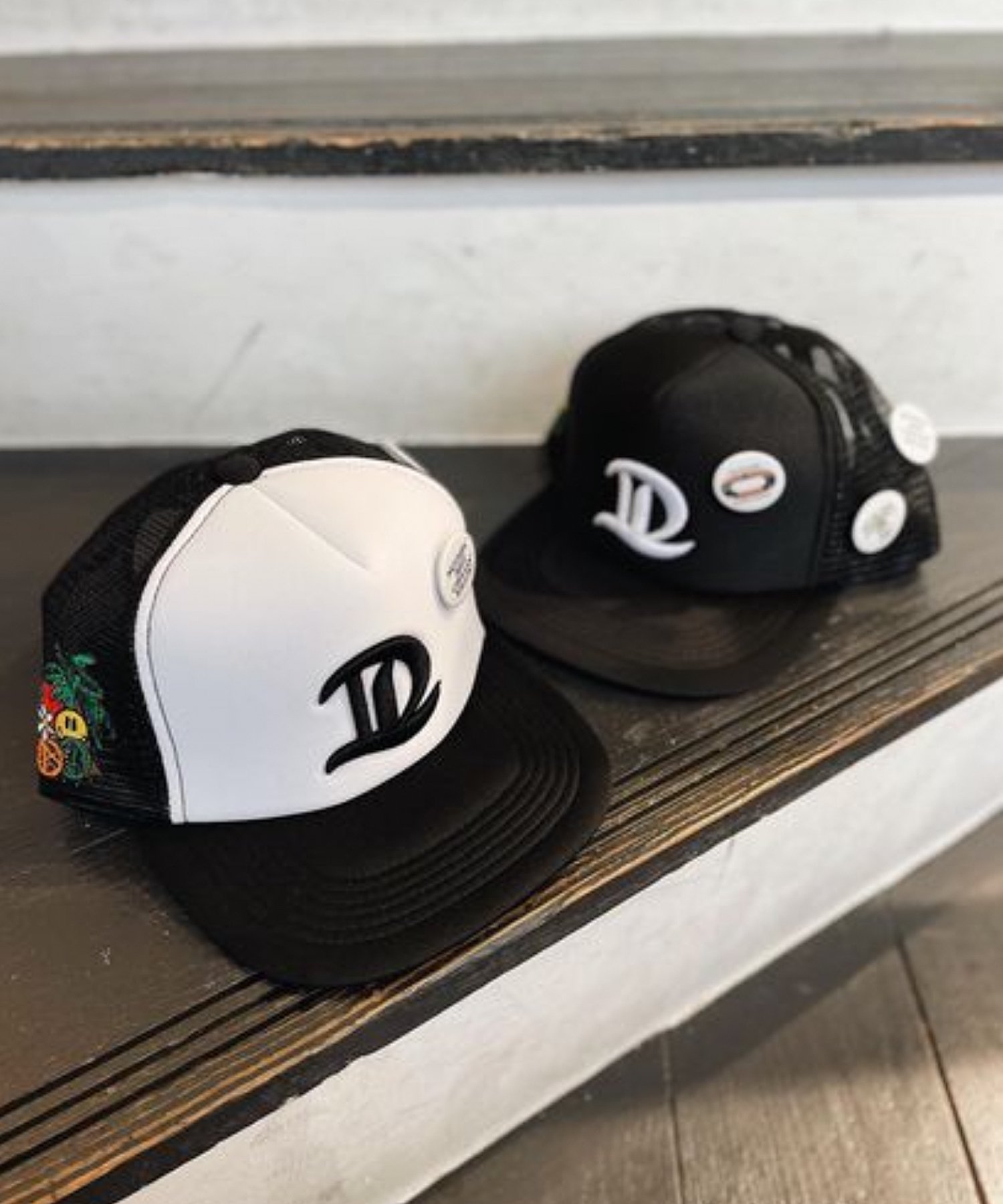 DUALISM/DLSM(デュアリズム) メッシュキャップ DL SQUAD LOGO MESH CAP