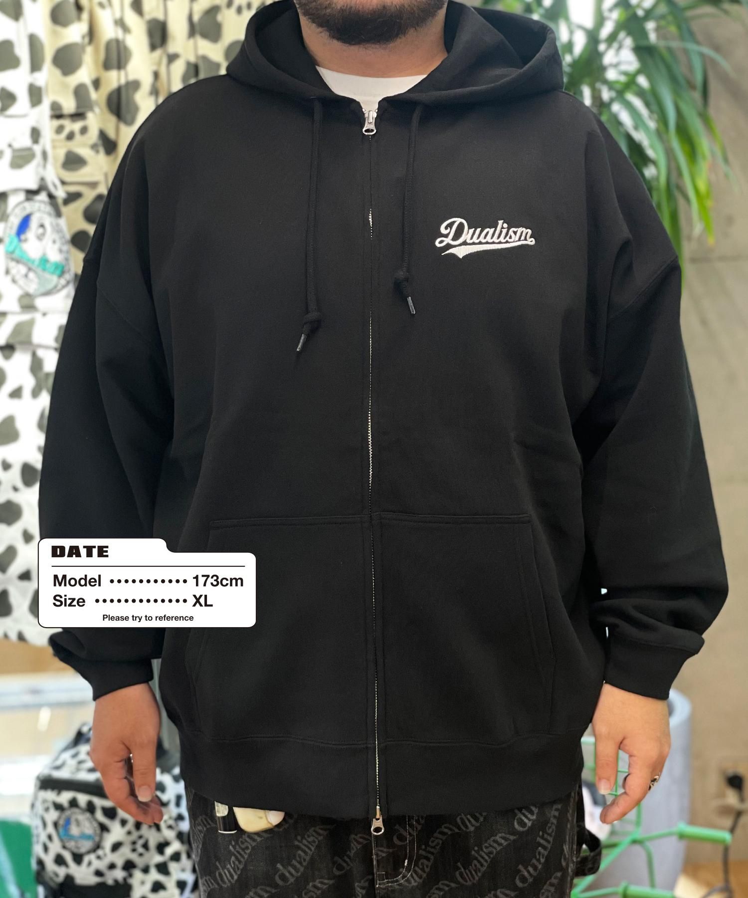 DUALISM/DLSM(デュアリズム) パーカー SCRIPT LOGO ZIP HOODIE DUALISM/DLSM(デュアリズム) パーカー SCRIPT LOGO ZIP HOODIE