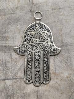 ORNAMENT-the hand of Fatima