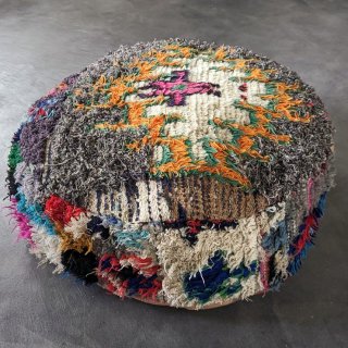 vintage rug POUF<img class='new_mark_img2' src='https://img.shop-pro.jp/img/new/icons14.gif' style='border:none;display:inline;margin:0px;padding:0px;width:auto;' />