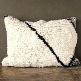 Zanafi Cushion Cover<img class='new_mark_img2' src='https://img.shop-pro.jp/img/new/icons14.gif' style='border:none;display:inline;margin:0px;padding:0px;width:auto;' />