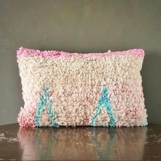 vintage rug Cushion Cover<img class='new_mark_img2' src='https://img.shop-pro.jp/img/new/icons14.gif' style='border:none;display:inline;margin:0px;padding:0px;width:auto;' />