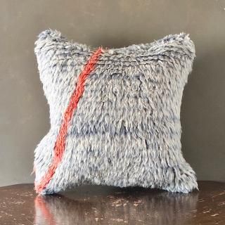 vintage rug Cushion Cover<img class='new_mark_img2' src='https://img.shop-pro.jp/img/new/icons14.gif' style='border:none;display:inline;margin:0px;padding:0px;width:auto;' />