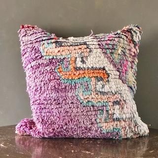 vintage rug Cushion Cover<img class='new_mark_img2' src='https://img.shop-pro.jp/img/new/icons14.gif' style='border:none;display:inline;margin:0px;padding:0px;width:auto;' />