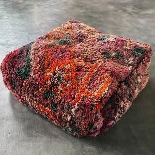 vintage rug POUF - ơ饰Υץ - ˥åܥɡ<img class='new_mark_img2' src='https://img.shop-pro.jp/img/new/icons14.gif' style='border:none;display:inline;margin:0px;padding:0px;width:auto;' />