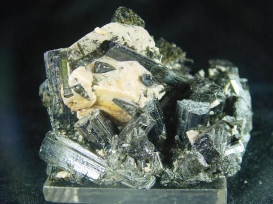 tourmaline,:Feldspar :トルマリン 電気石,長石(マダガスカル産