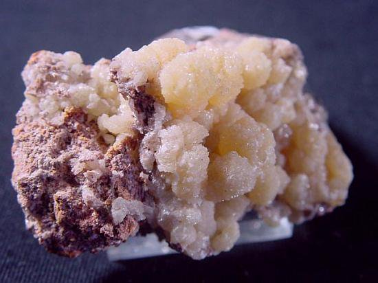 鉱物標本(ミメット鉱)Mimetite