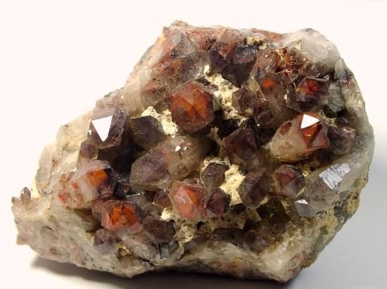 サイバークリスタルズ☆鉱物標本・パワーストーン Red Quartz