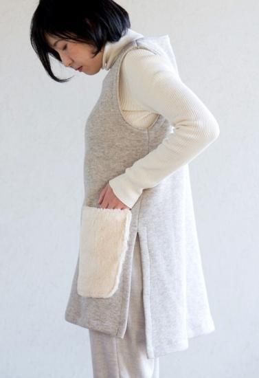 ヤク混裏起毛ニットチュニックベスト ファーポケット付き Organiccottonの起毛ニット生地 C O C O C O C O ヤク混裏起毛ニットチュニックベスト ファーポケット付き Organiccottonの起毛ニット生地 C O C O C O C O