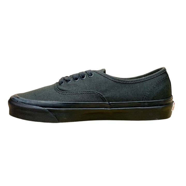 新製品情報も満載 VANS オールブラック Authentic 26.5 Anaheim