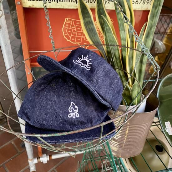 【DOG TOWNデッドストックスケートブランドキャップ　メッシュ　ネイビー DOG TOWNデッドストックスケートブランドキャップ メッシュ ネイビー