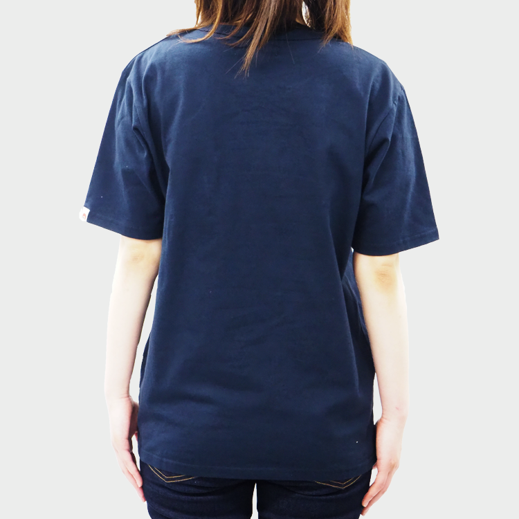 胸ポケットさがら刺繍Tシャツ(#02 ネイビー) - ベティスミス 胸ポケットさがら刺繍Tシャツ(#02 ネイビー) - ベティスミス