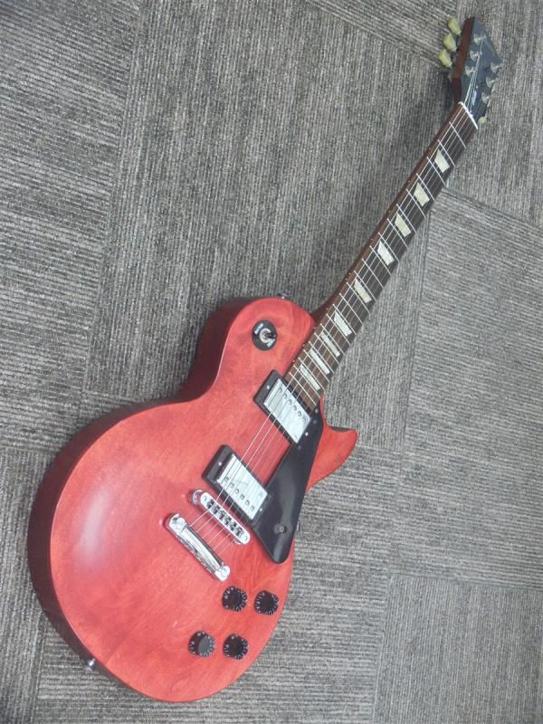 ギブソン　Les Paul Studio Faded 2011年 Gibson Les Paul Studio Faded 2011 Wine Red Satin【2011年製