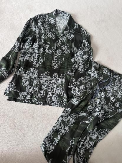 flea marketSilk Pajama set