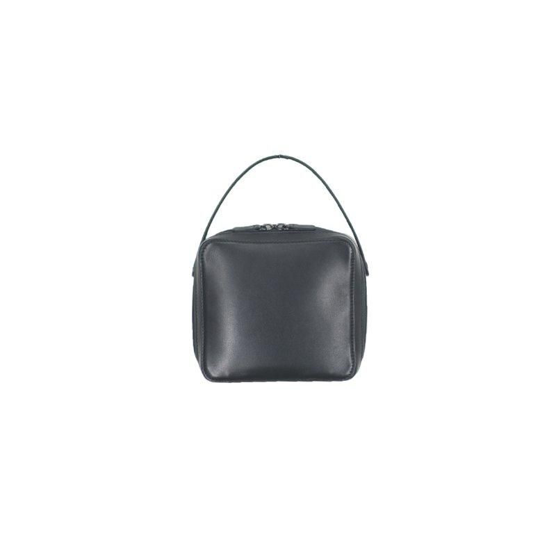 AURALEE LEATHER SMALL TRAVEL CASE MADE BY AETA | オーラリー AURALEE LEATHER SMALL TRAVEL CASE MADE BY AETA | オーラリー