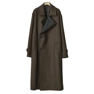 DOUBLE LAPELED DOUBLE BREASTED COAT