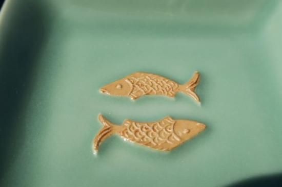 青磁双魚角皿 - 京都祇園の和食器・清水焼の陶磁器 食器の京ばん