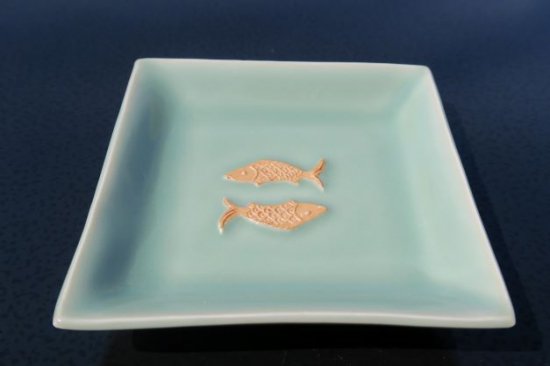 青磁双魚角皿 - 京都祇園の和食器・清水焼の陶磁器　食器の京ばん