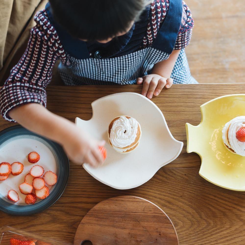 長浜由起子 - 作家さんの器と暮らしにまつわる道具のお店｜イロドリ