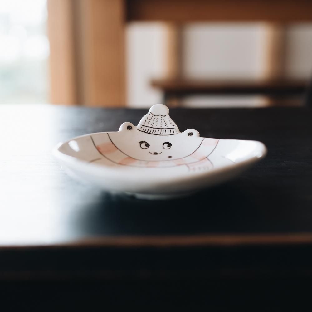丸山仁未 冬支度の小皿(くま) 赤