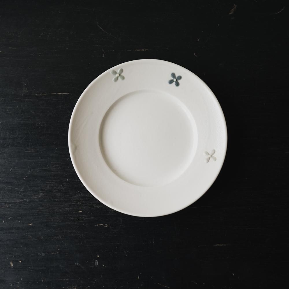 魚谷あきこ - 作家さんの器と暮らしにまつわる道具のお店｜イロドリ