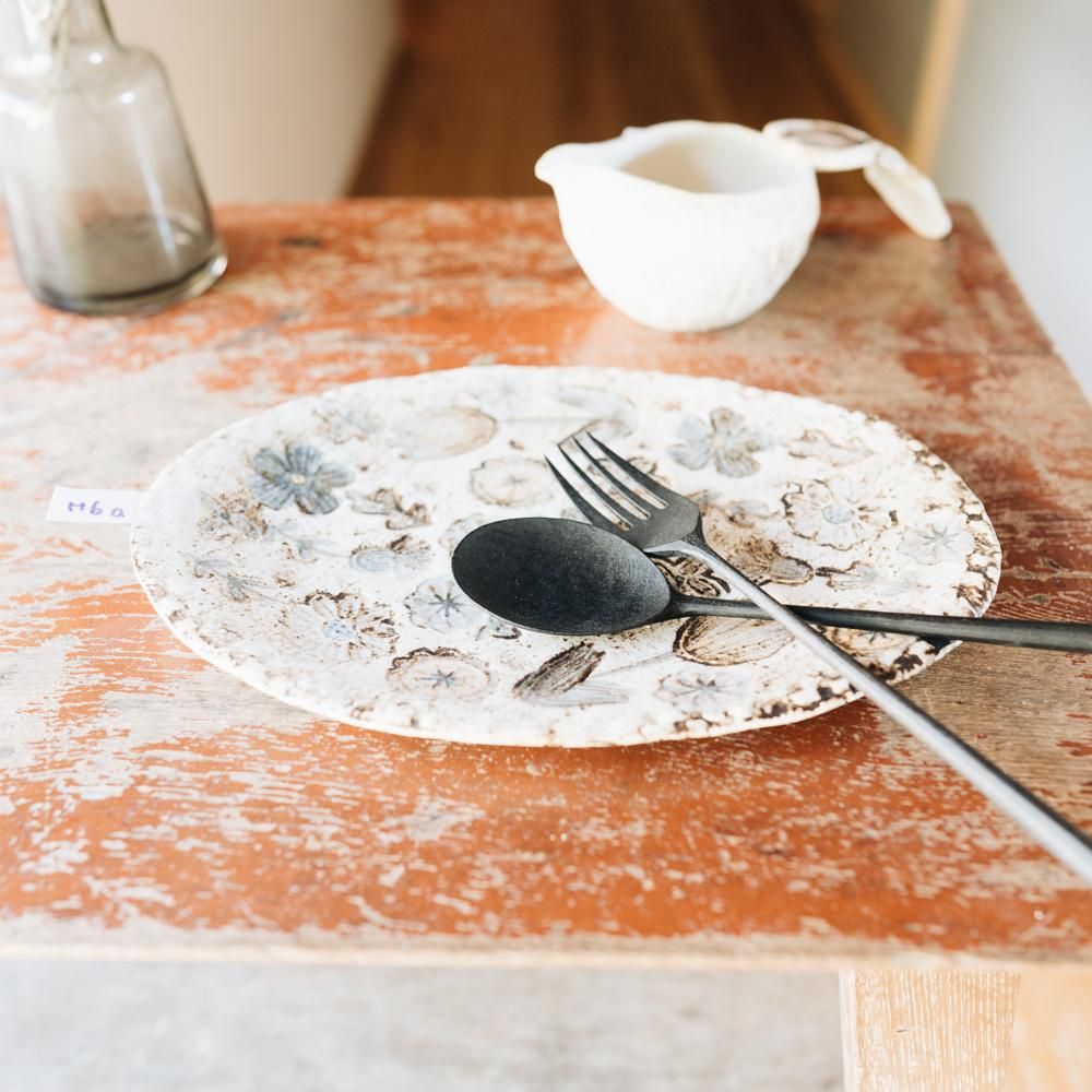 本田あつみさん　プレート24cm 作家さんの器と暮らしにまつわる道具のお店｜イロドリ