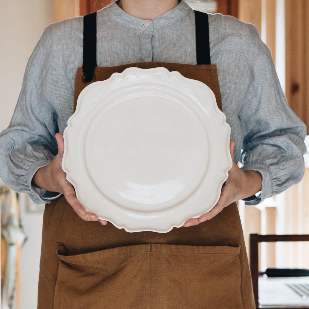 ■河合竜彦 レリーフプレート①点 河合竜彦 白ツヤ釉 オーバルレリーフ皿 ｜くらすこと公式