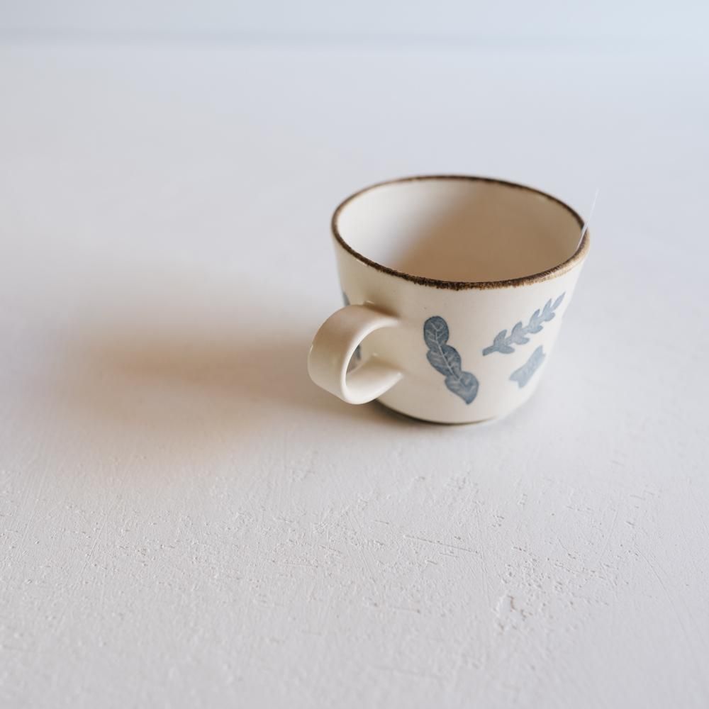 2021年2月20(土)18:00〜「くらしの中のイロドリ展」 かとうようこ コーヒーカップ  はっぱ  か39-1