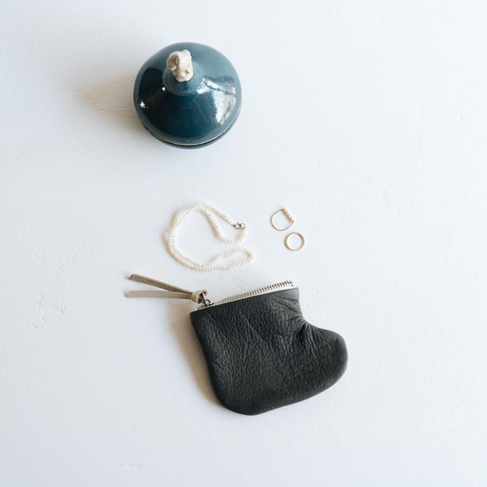 (2021年3月) くつしたpouch グレイ<img class='new_mark_img2' src='https://img.shop-pro.jp/img/new/icons1.gif' style='border:none;display:inline;margin:0px;padding:0px;width:auto;' />