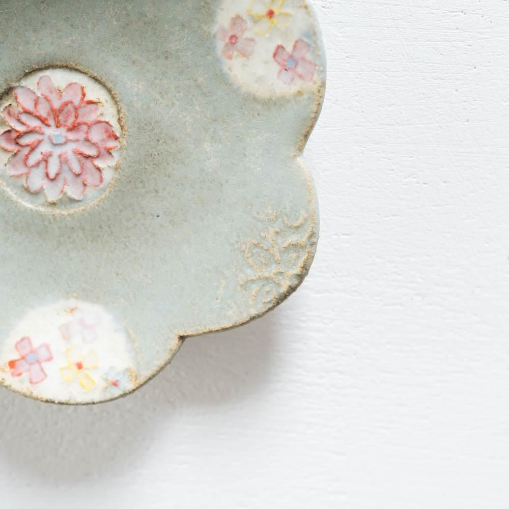 本田あつみさん作 花柄陶器皿 作家さんの器と暮らしにまつわる道具のお店｜イロドリ