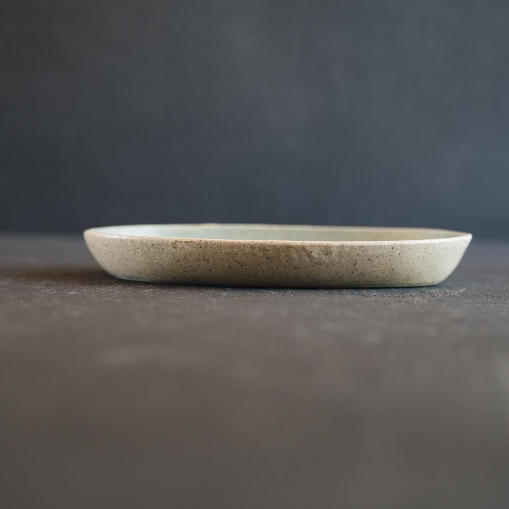 【2021年9月】 苔色工房 オーバル深皿  (こ10-2)