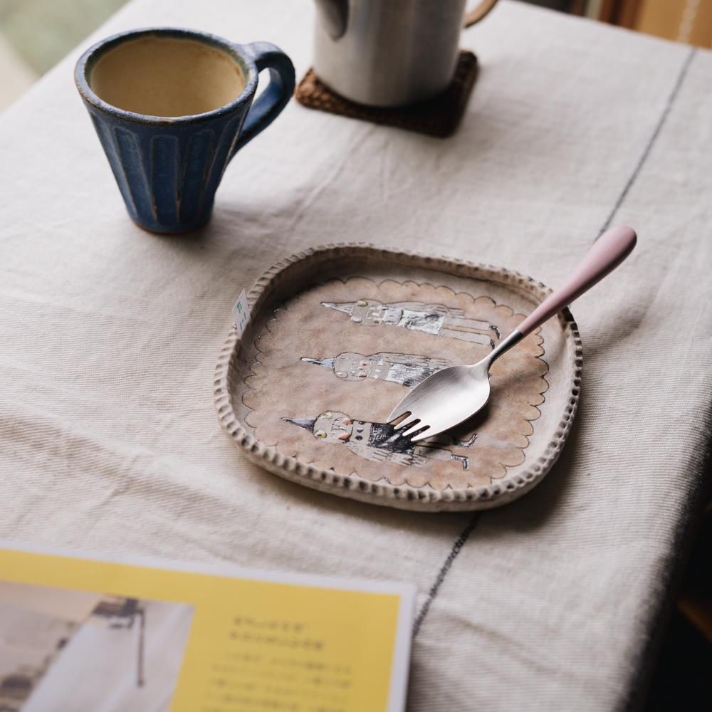 （2021年11月 web展）高山愛  ふちどり皿 φ15cm た1-1
