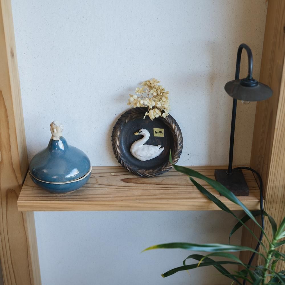 (2021年12月)  acnepotterystudio (壁掛け花器)  (A11a)