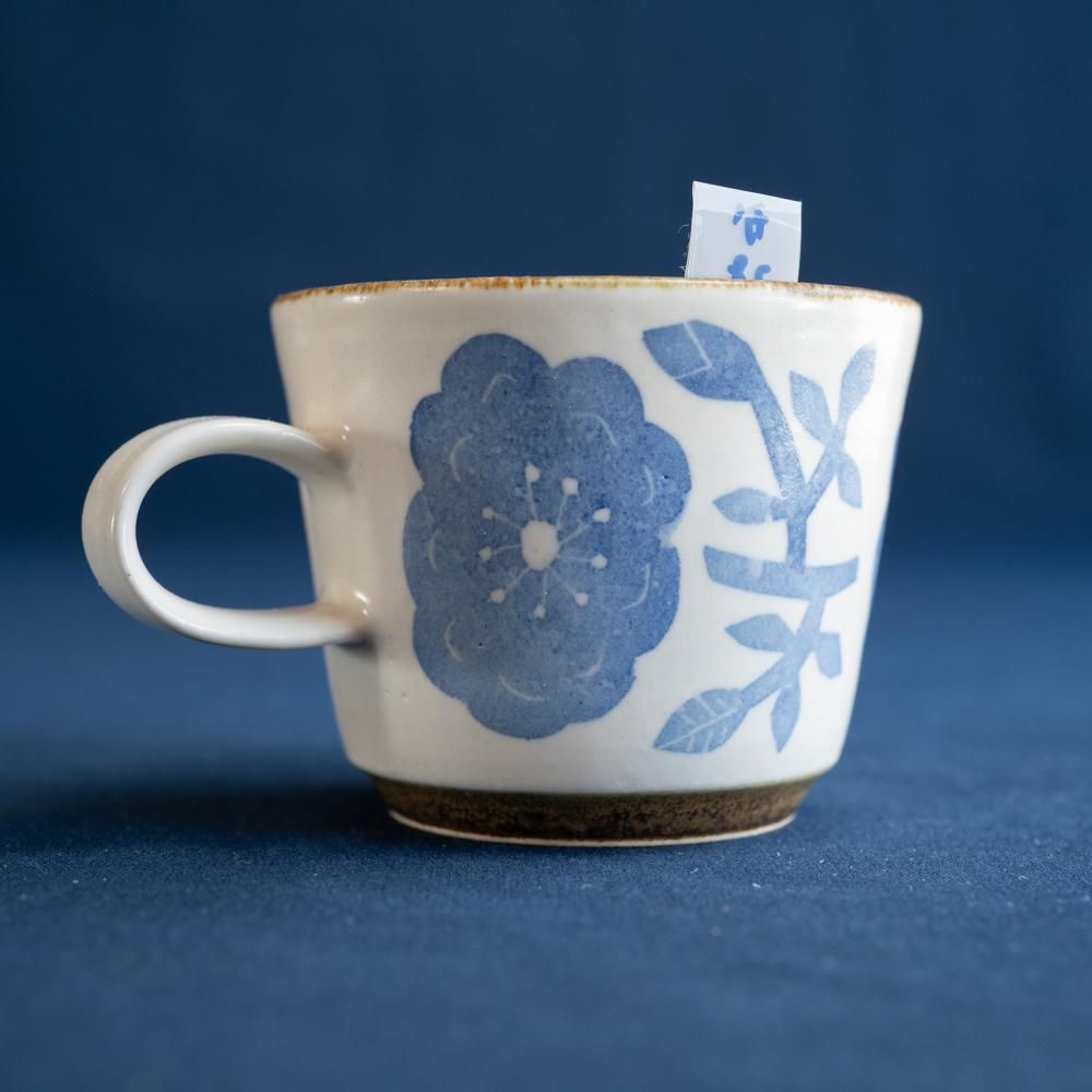 (2022年夏の陶器市)   かとうようこ  コーヒーカップ　ばら　  か35