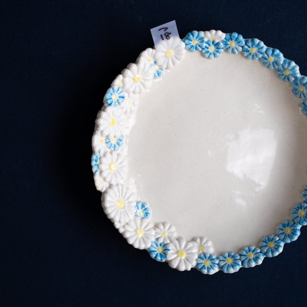 (2022年2月web展)   つちのわ  花かんむり　小皿　ブルー　  つ18