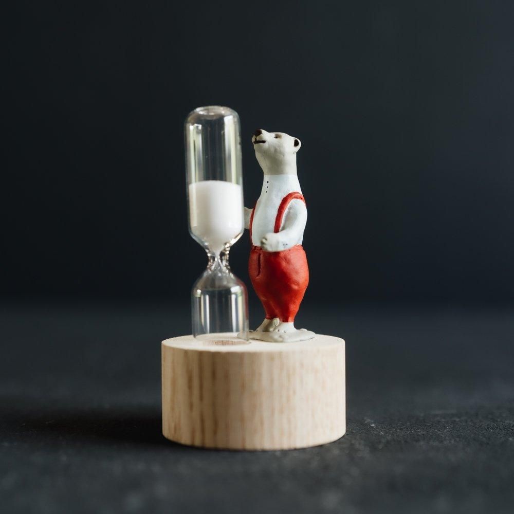 (予約受付) atelier coin クマの砂時計 （RED）2<img class='new_mark_img2' src='https://img.shop-pro.jp/img/new/icons52.gif' style='border:none;display:inline;margin:0px;padding:0px;width:auto;' />