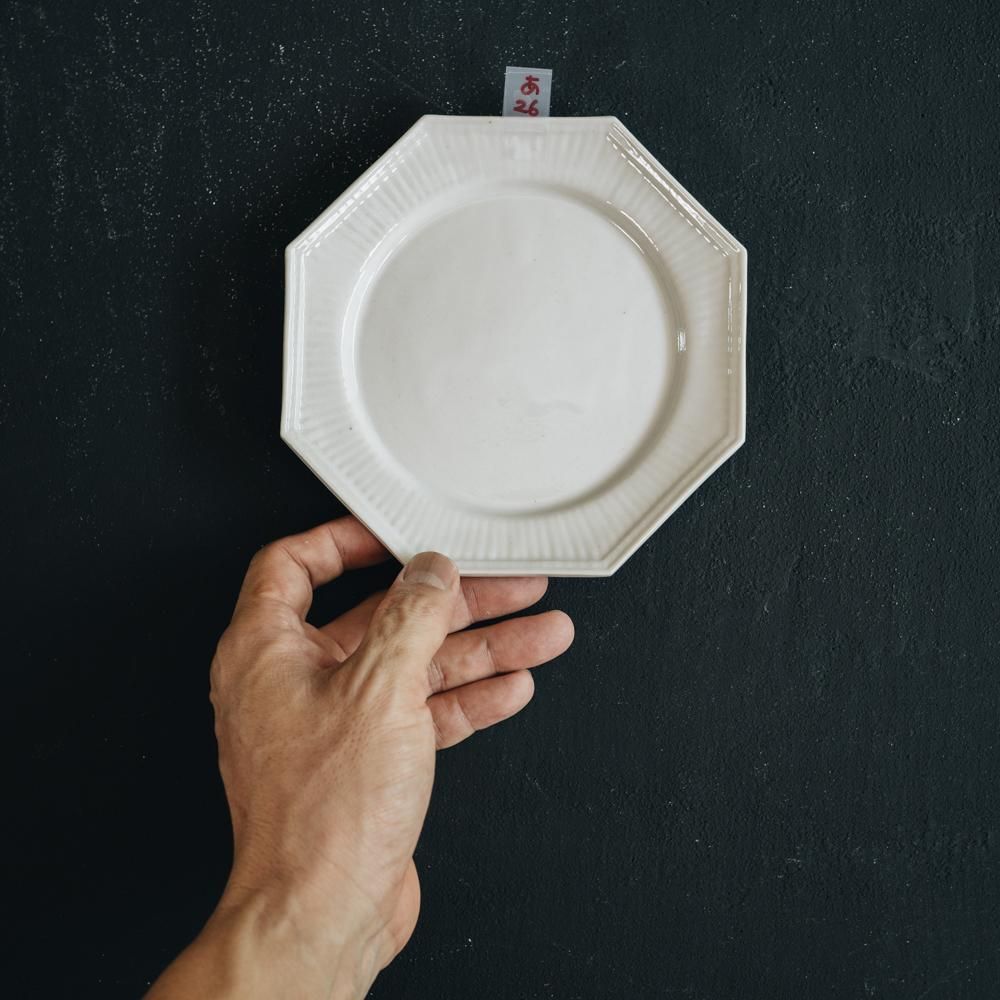 阿部慎太朗　八角モールレリーフ皿5寸　オリーブ 作家さんの器と暮らしにまつわる道具のお店｜イロドリ