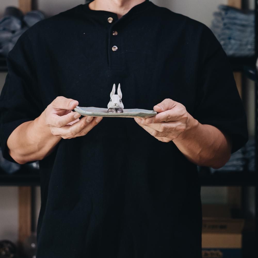 (2022年7月)  acnepotterystudio  うさぎのアクセサリープレート（大）　A9a