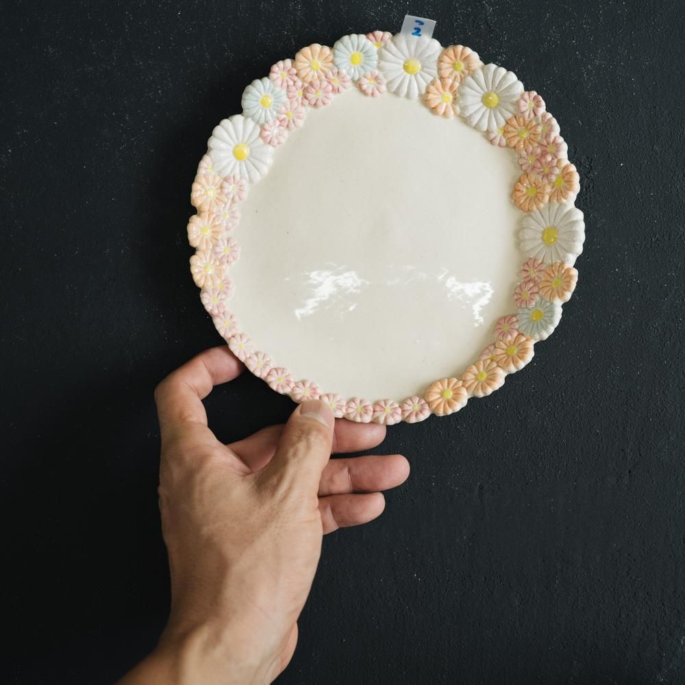 つちのわ　花かんむり　中皿 2枚セット 作家さんの器と暮らしにまつわる道具のお店｜イロドリ